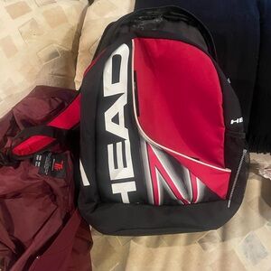 very compact bag that has seperate racquet and shoe compartment.